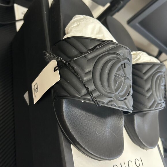 GUCCI Slides - Picture 2 of 3